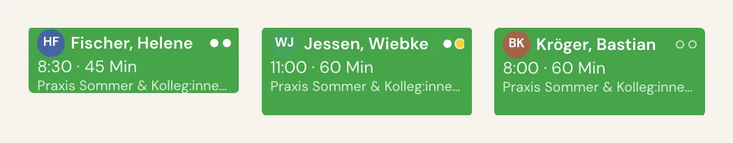 Drei Termine im Kalender mit unterschiedlichen Statuspunkten